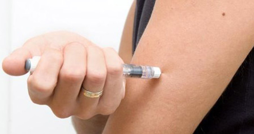 نحوه تزریق انسولین قلمی در بازو